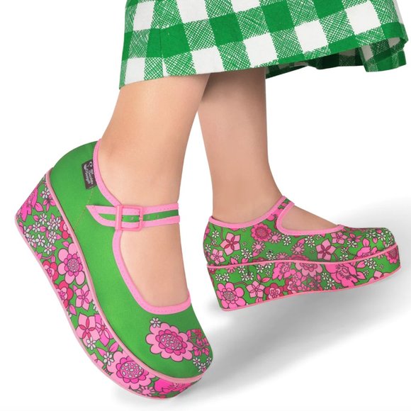 Hot Chocolate Designs Shoes - Chocolaticas® Pink Flowers Women's Mary Jane Platform